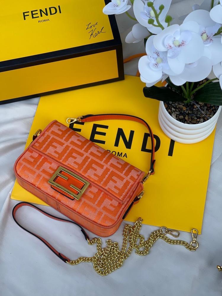 Fendi Baguette Mini 18cm
