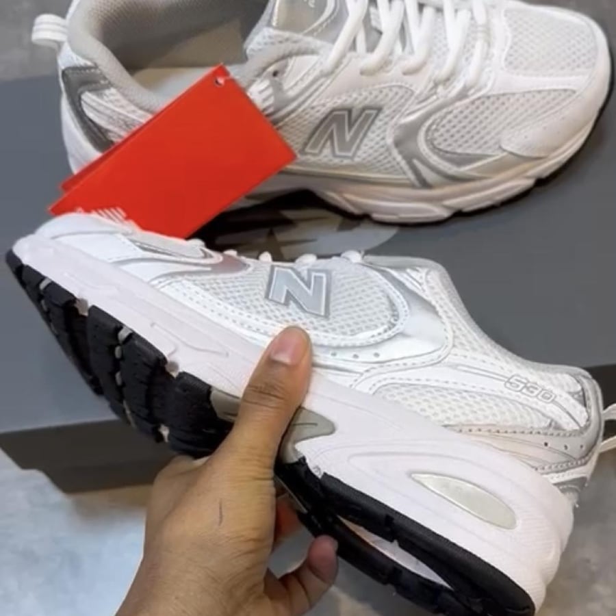 New Balance 530 sneakers