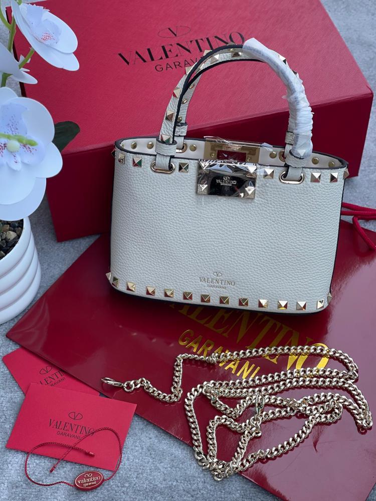 Saint Laurent Niki Shoulder Bag
