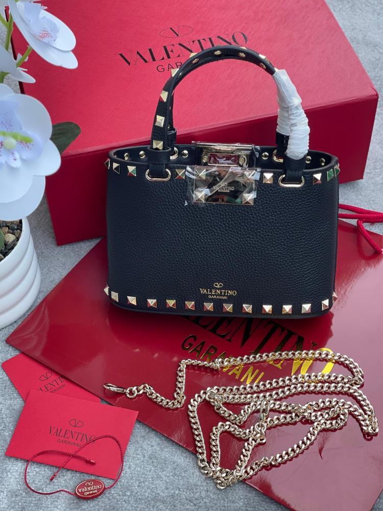 Saint Laurent Niki Shoulder Bag