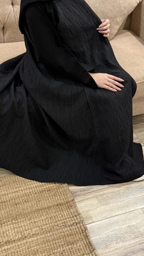 عباية جاكار تصميم أنيق بتفاصيل متقنة