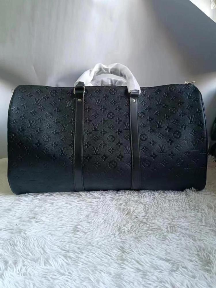 شنط سفر LV