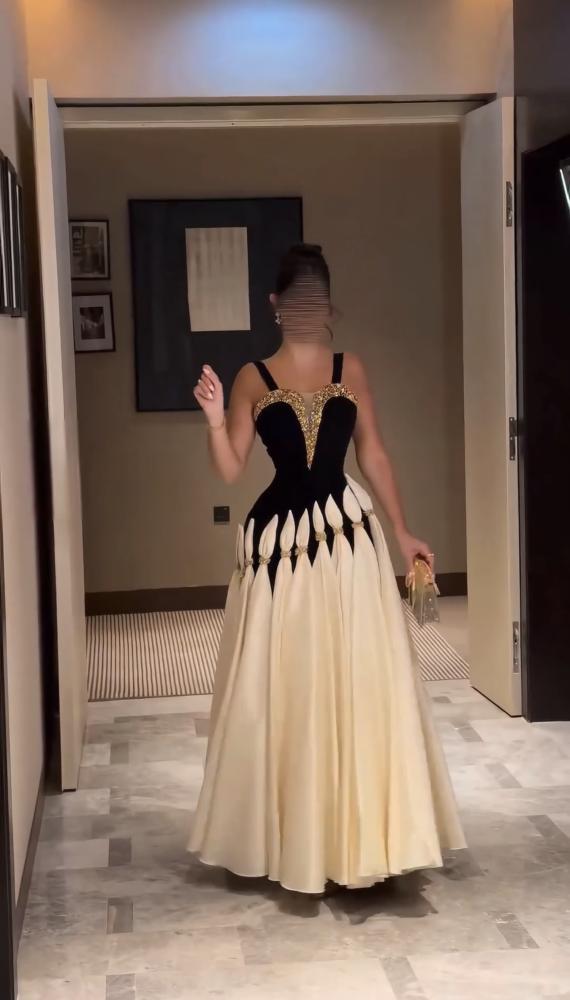 فستان سهرة أسود وسكري بعقد شانطون