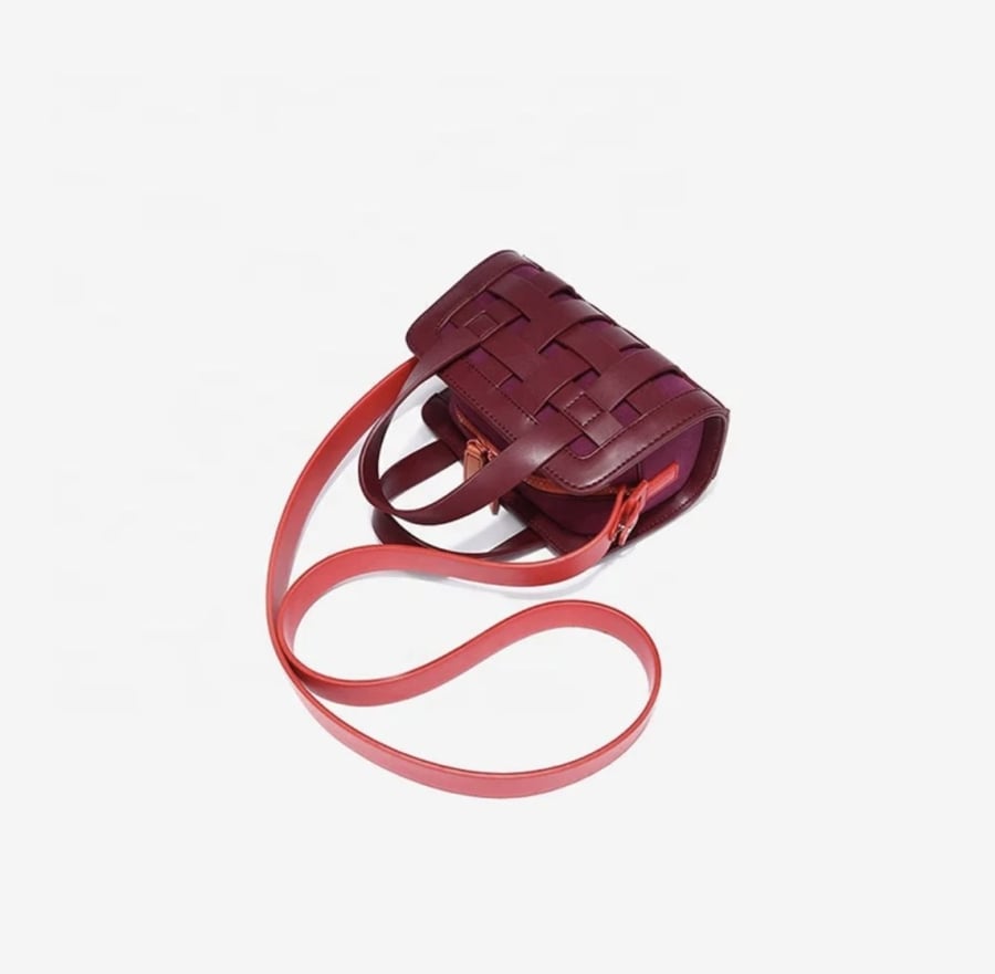 HFM bag باللون العنابي الداكن
