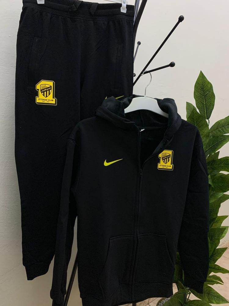 طقم الاتحاد الشتوي