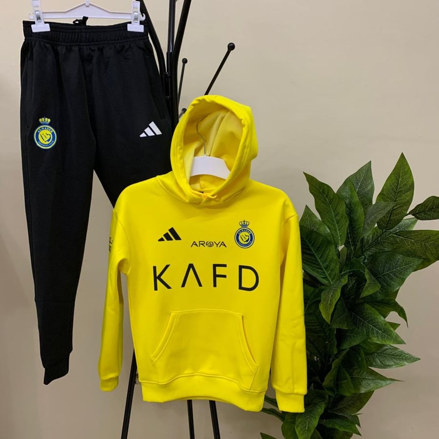 طقم النصر الاصفر