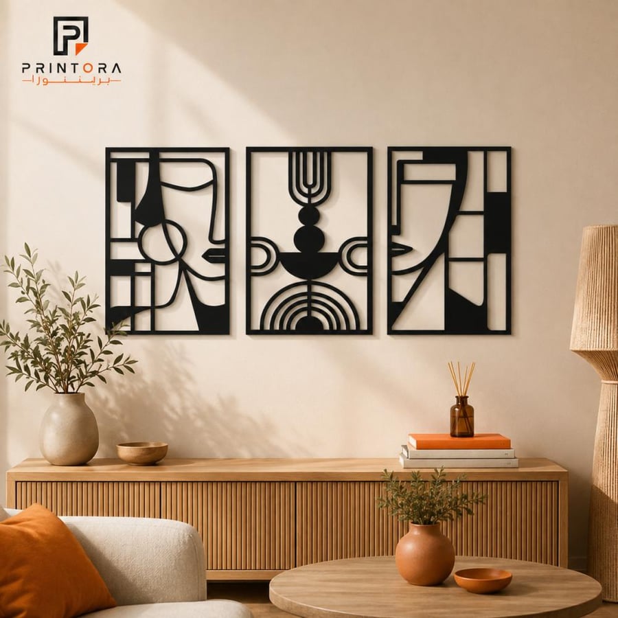 طقم لوحات أكريليك سوداء بتصميم تجريدي على جدار داخلي