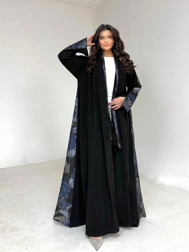 عبايات كلوش ملونة