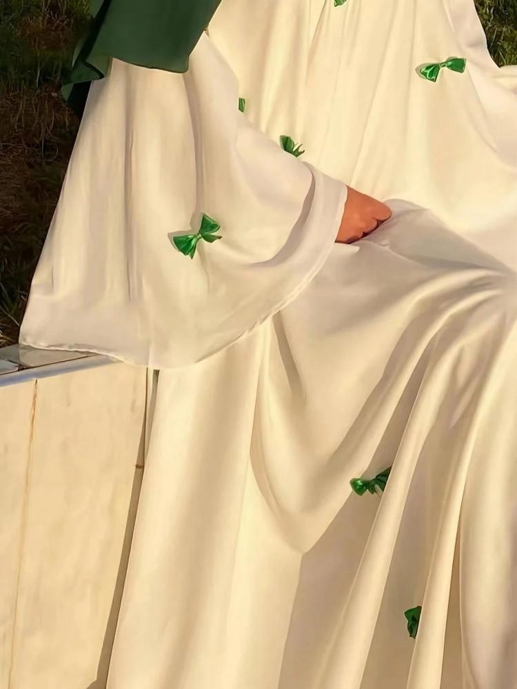 عباية فضفاضة