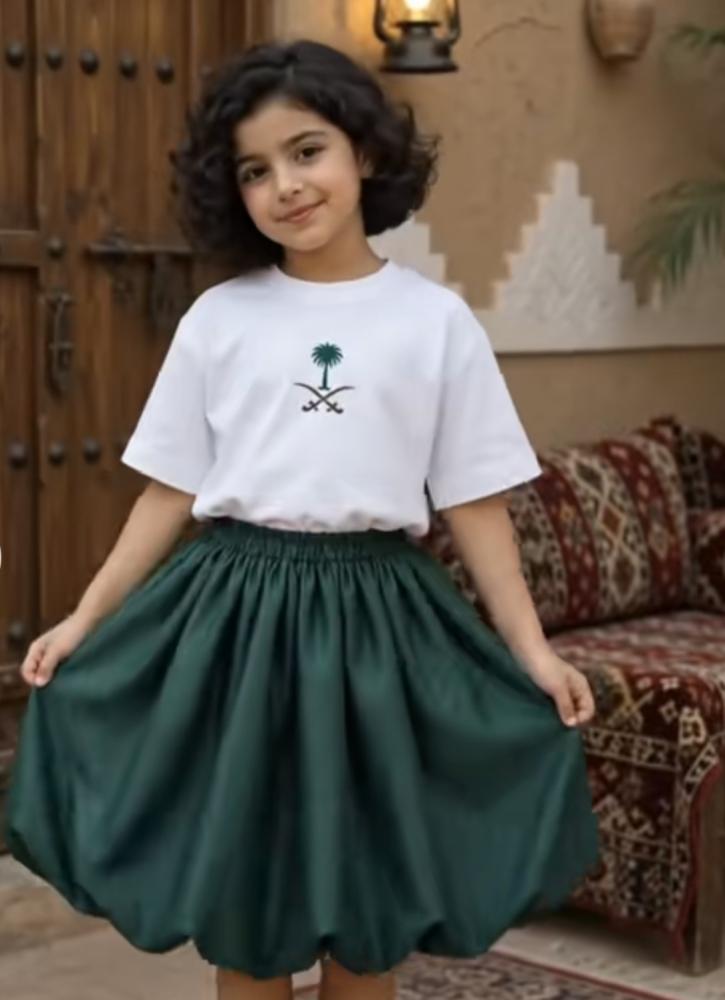 طقم اليوم الوطني بتصميم سعودي مميز