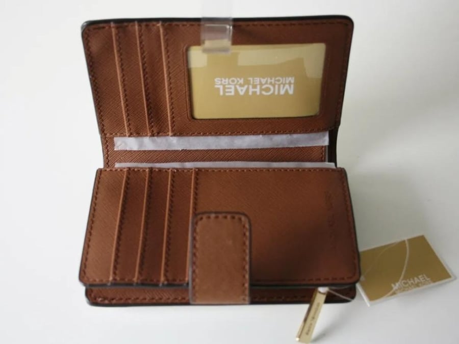 محفظة مايكل كورس Michael Kors CornerZip Medium Bifold wallet
