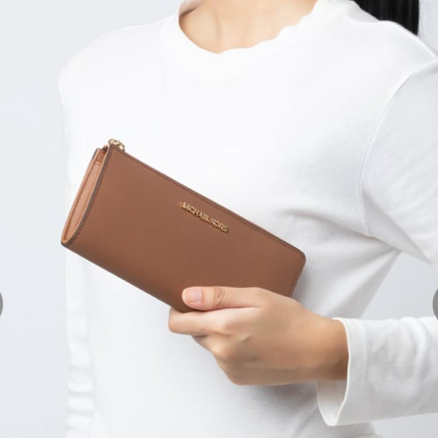 محفظة مايكل كورس Michael Kors Large Three Quarter Zip wallet