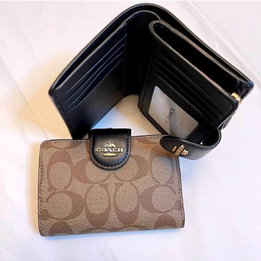 محفظة كوتش Coach Medium CornerZip Bifold wallet