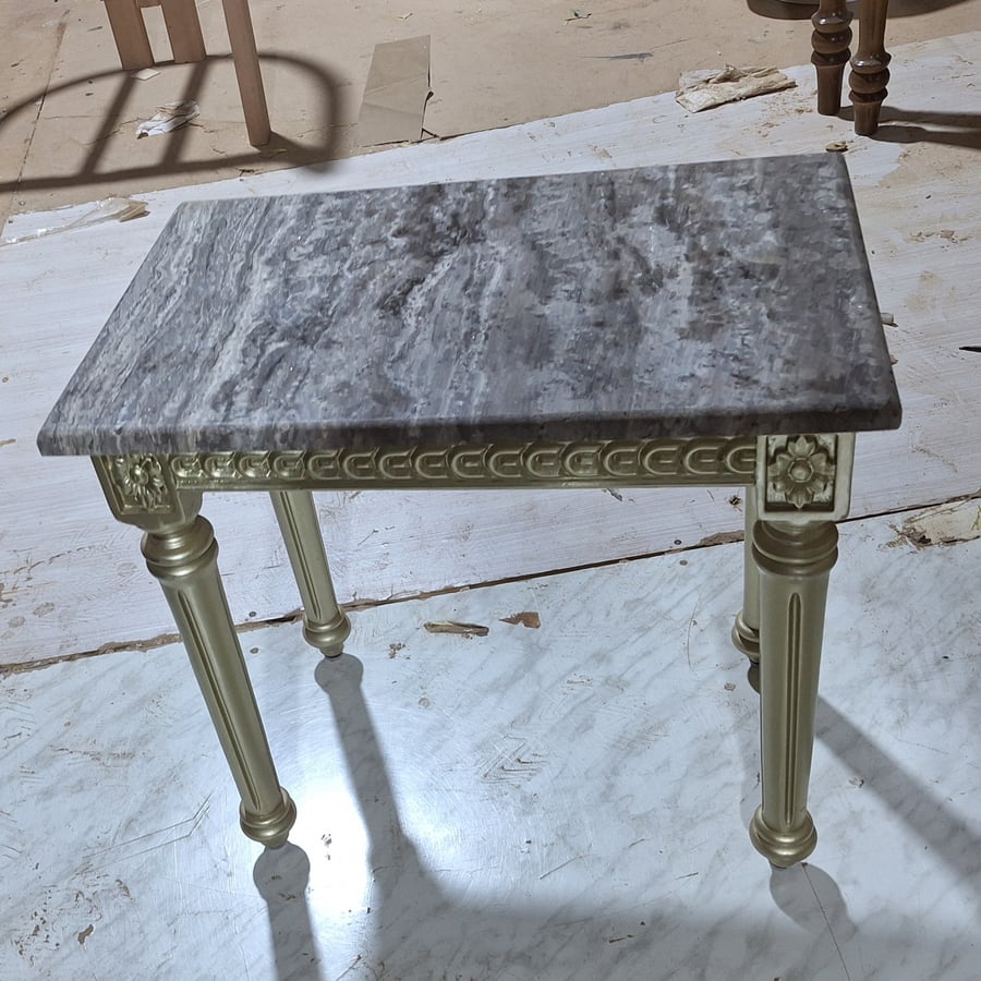 طاولة ضيافة