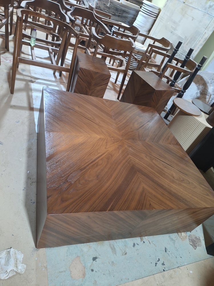 طاولة خدمة