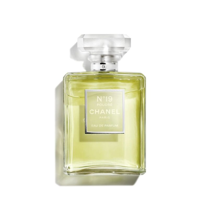N°19 POUDRÉ EAU DE PARFUM SPRAY