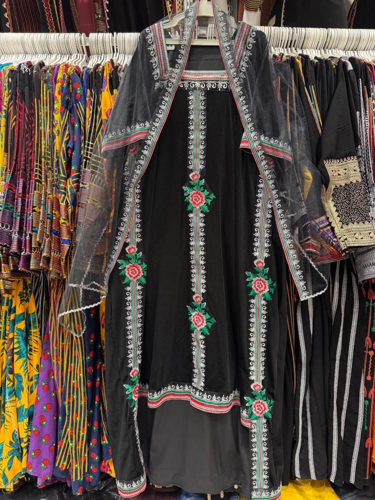 طقم الام والبنت ظفاري ورده