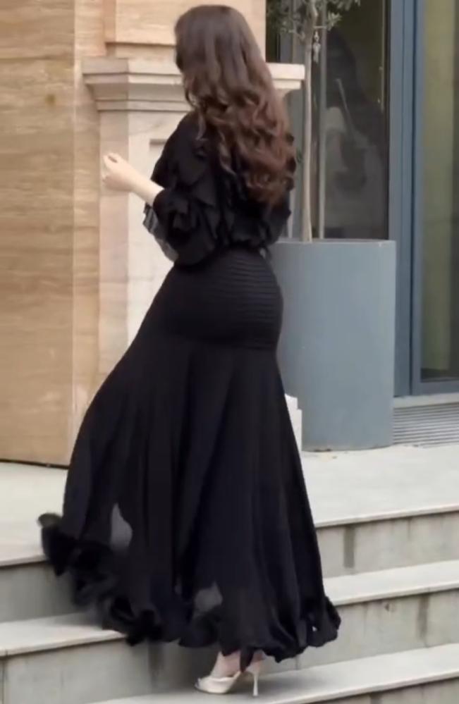 فستان سهره ناعم انيق عودي