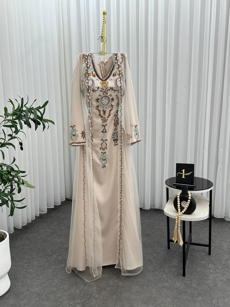 Elegant beige embroidered evening bag