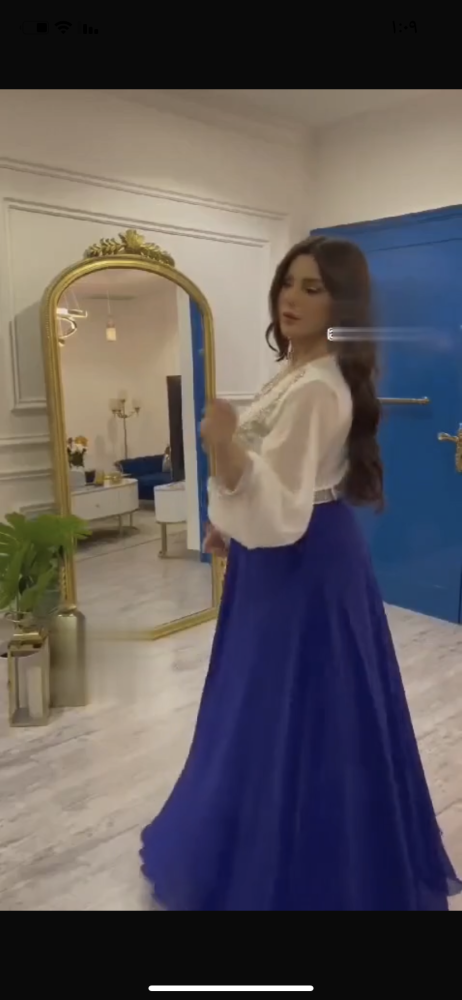 فستان بلمسات فضي