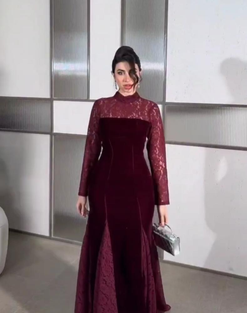 فستان سهره ناعم انيق عودي