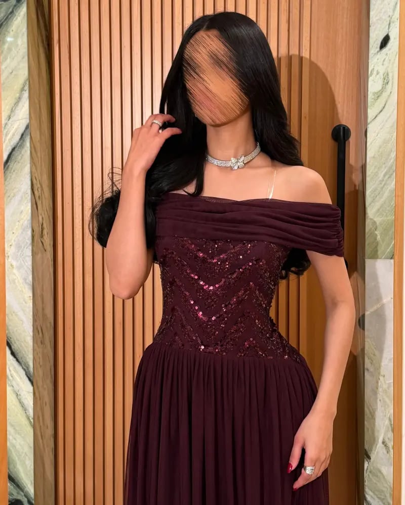 فستان سهرة عنابي شيفون ناعم