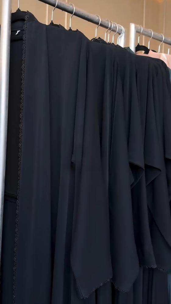 طقم صيفي مناسب لدوام والسفر