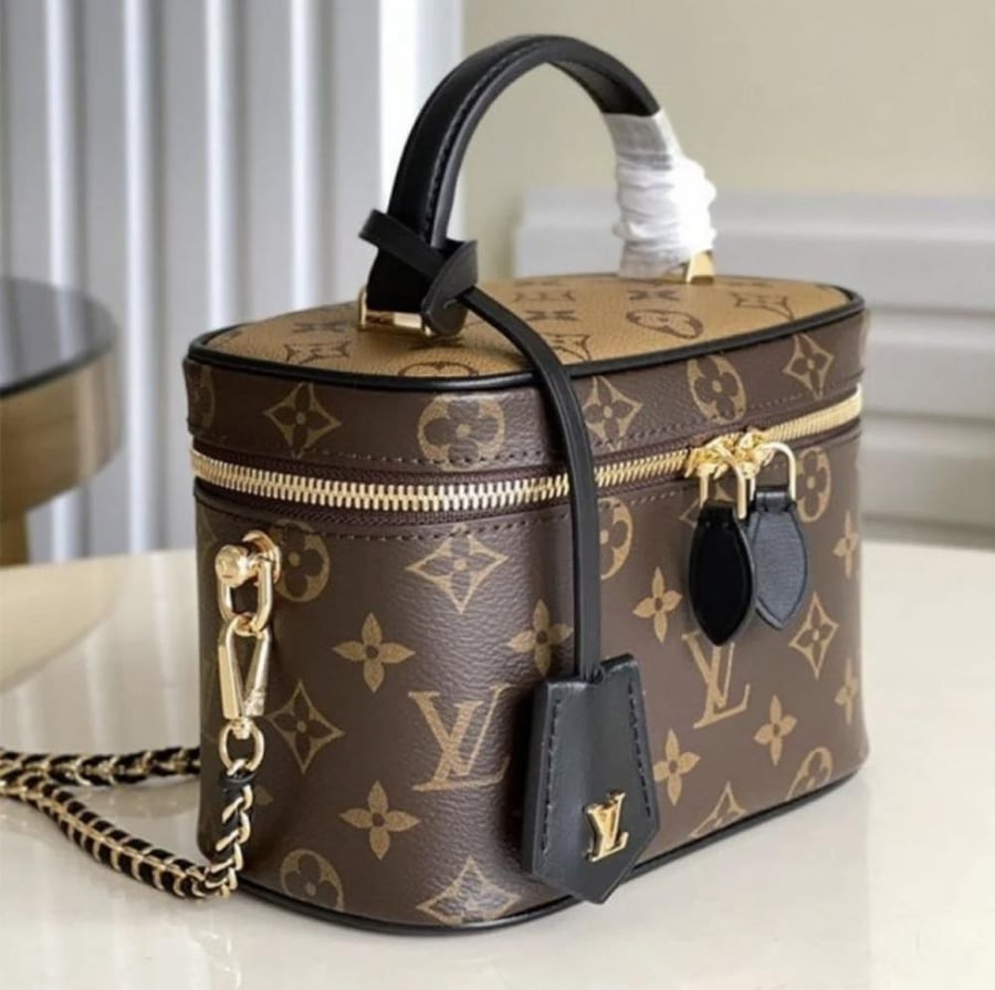 حقيبة LV فانيتي