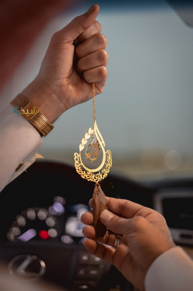 تعليقة سيارة شكل قطرة مع كسرة العود - متجر مشاعر