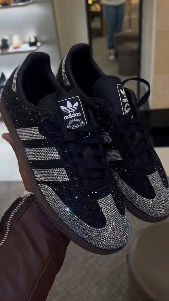 شوز Adidas Samba OG Rhinestone الأسود المزين  بالكريستال موديل 19052)