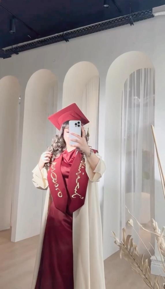 عبايه تخرج فخمه