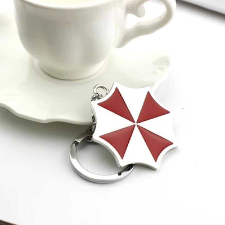 ميدالية وتعليقة شعار شركة أمبريلا (Resident Evil: Umbrella Corporation Logo 5.5cm Charm Keychain) - الإصدار الكلاسيكي الملون شعار أمبريلا بالألوان الكلاسيكية