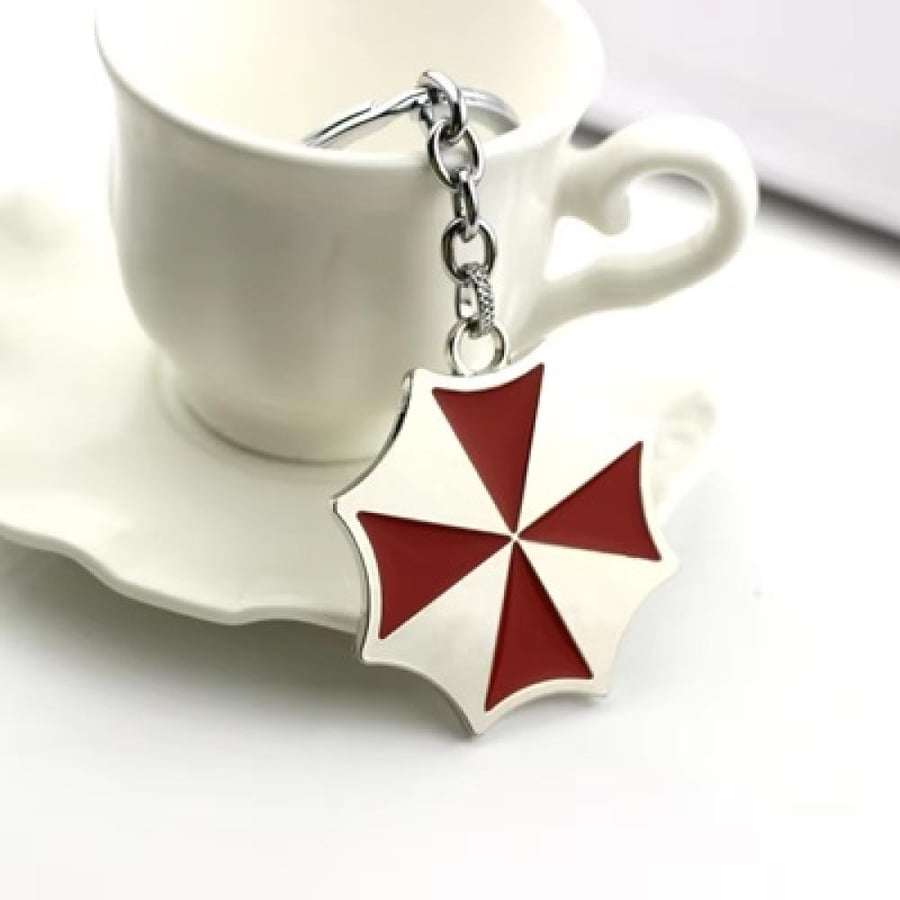 ميدالية وتعليقة شعار شركة أمبريلا (Resident Evil: Umbrella Corporation Logo 5.5cm Charm Keychain) - الإصدار الكلاسيكي الملون شعار أمبريلا بالألوان الكلاسيكية