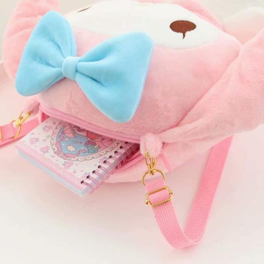 حقيبة ظهر ماي ميلودي الفروية المجسمة من سانريو (Sanrio: My Melody Plush Backpack / Shoulder Bag) - خامة قطيفة فائقة النعومة بفيونكة سماوية وآذان أرنب متدلية لطيفة