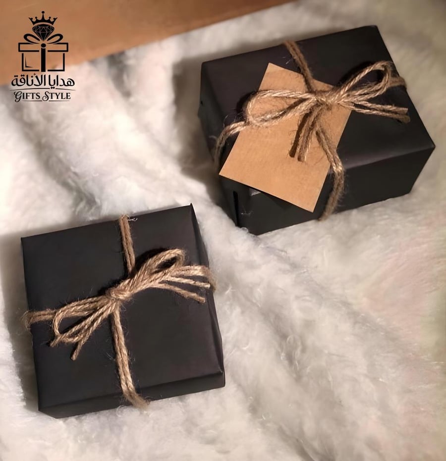 بروش مطلي ذهب مع ورده