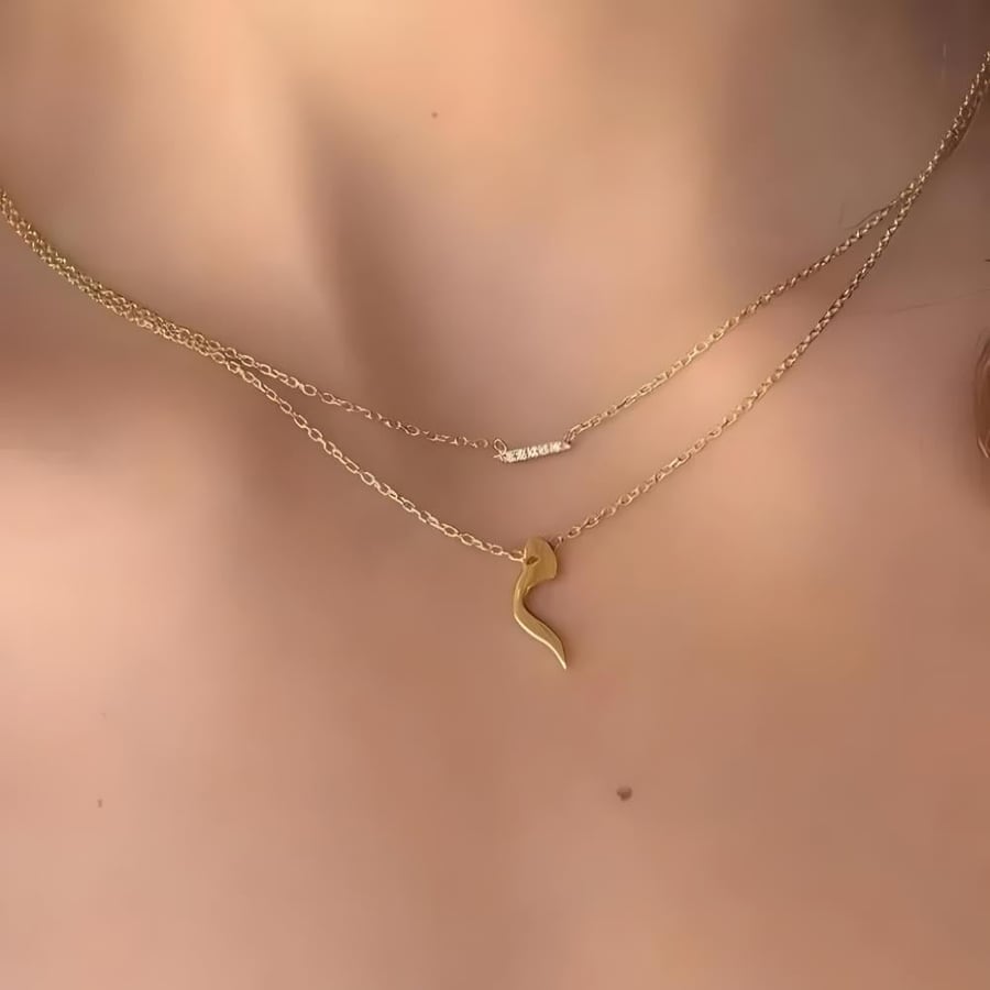 سلسال الحرف مطلي بالذهب