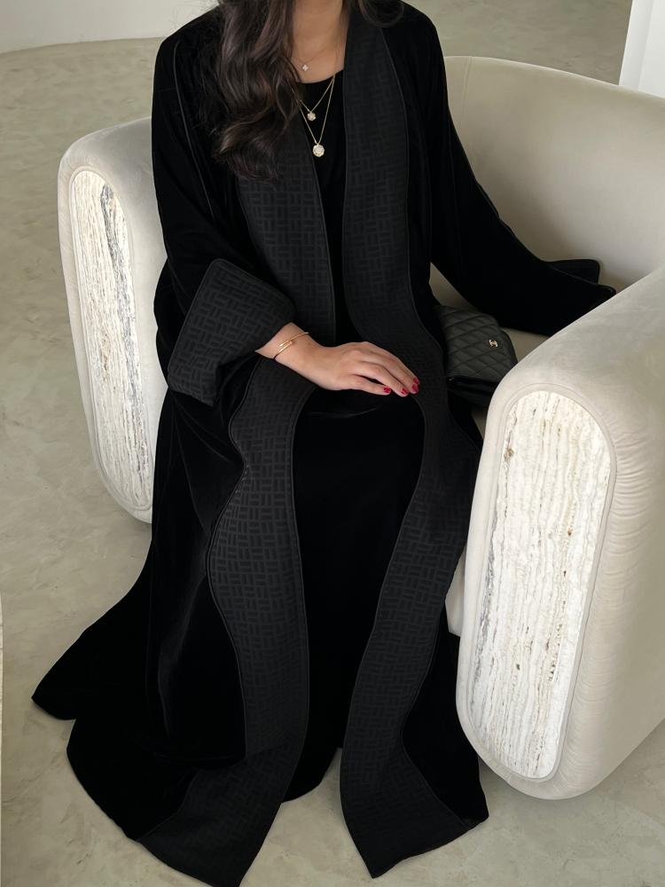 عباية مخملية - عبايات ثراء