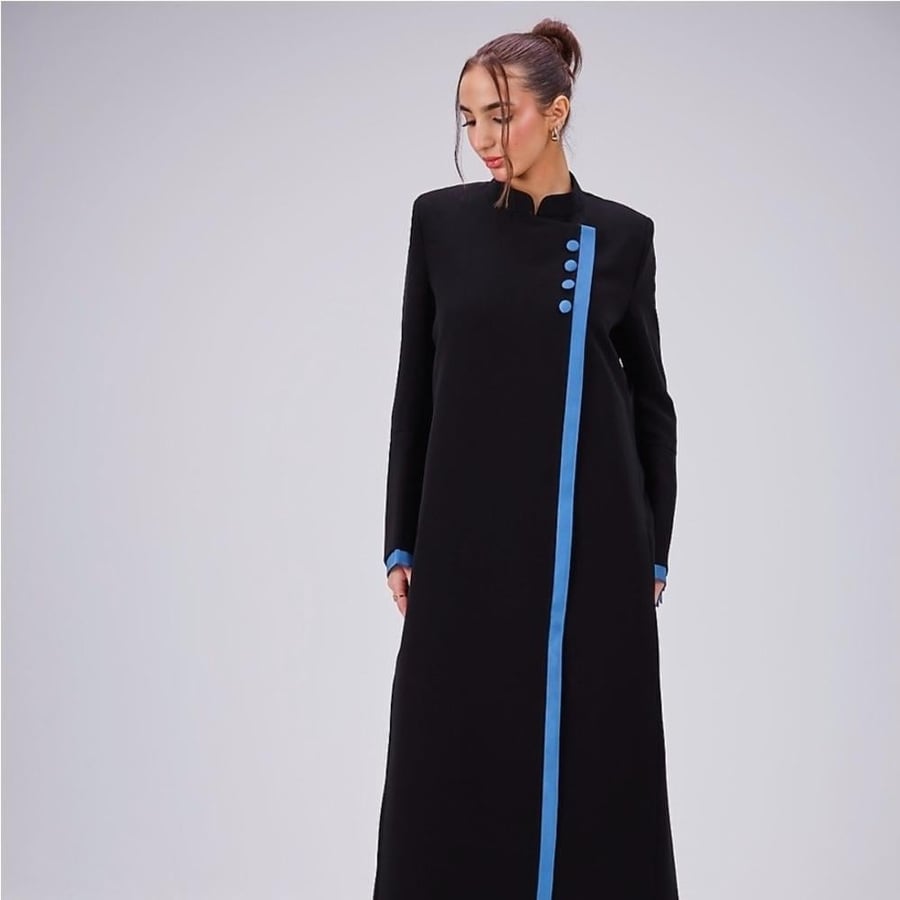 عباية بليزر كلاسيكي بلمسة أنثوية - عبايات ثراء