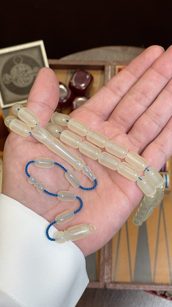 مسباح بكلايت أبيض مضيء للأخضر 9×16 مل – 33 خرزة بتمليكة