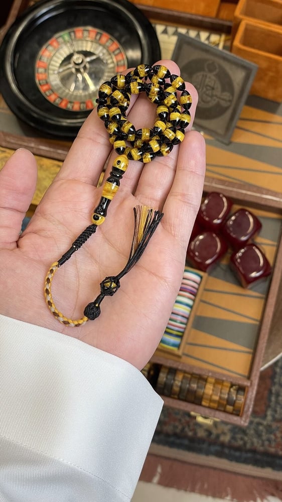 مسباح فاتوران أسود مع أصفر 6 في 9 ونصف مل من مسباح اليمامة
