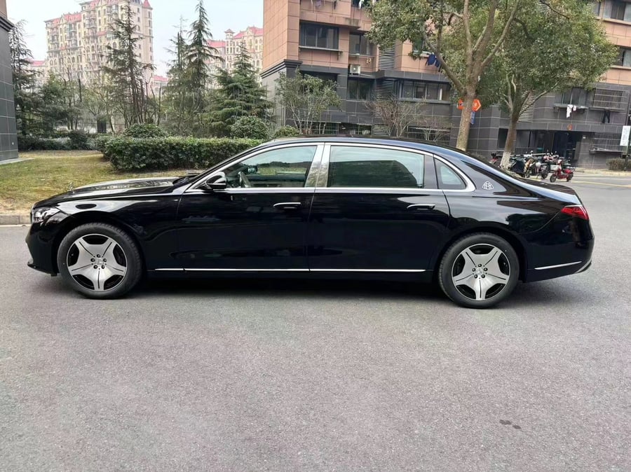 إستقبال أو توديع مرسيدس VIP