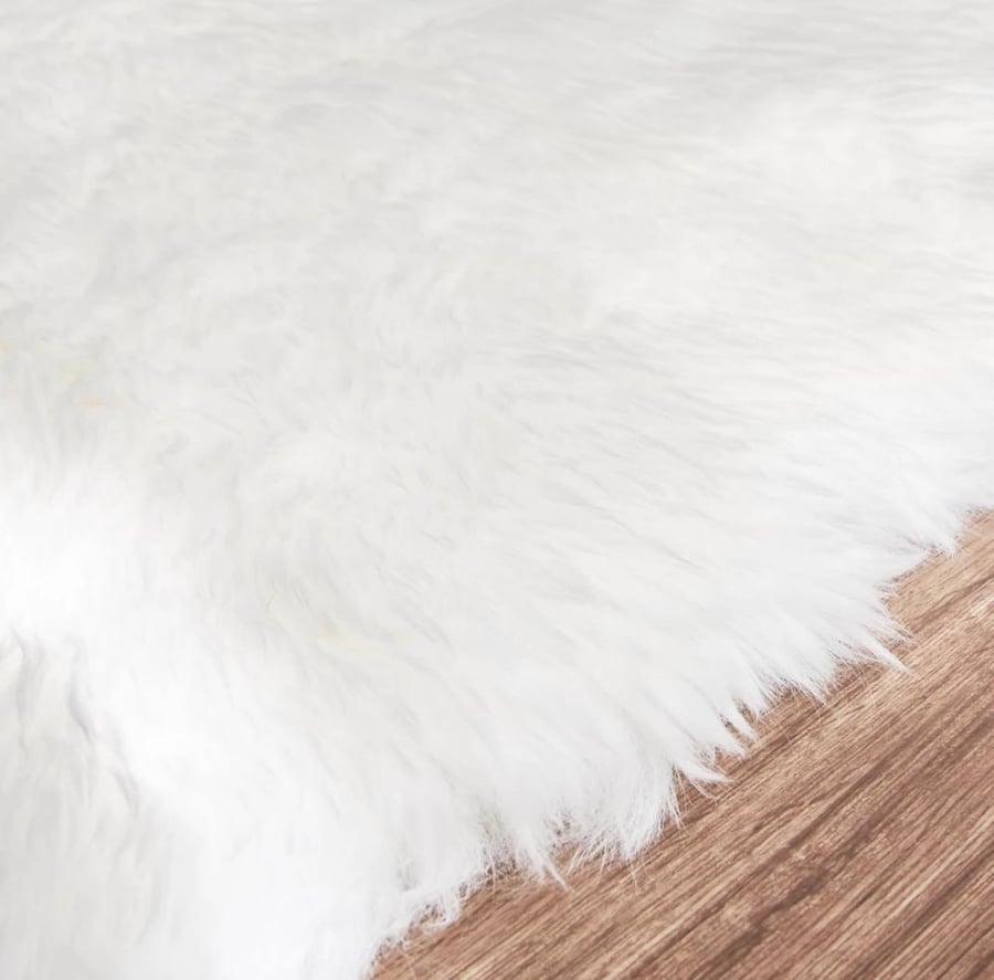 Carpet or sitting rug made of sheep wool - 60x90 cm (white)