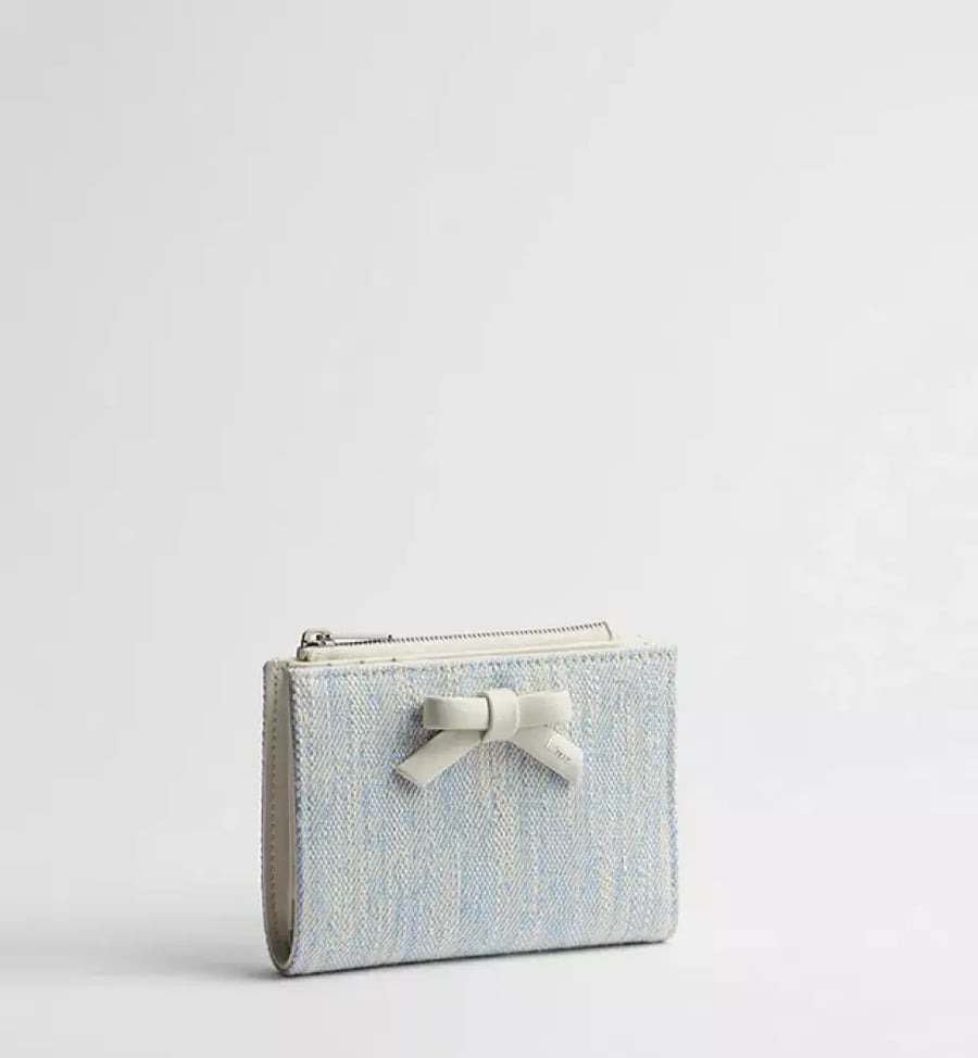 حاملة البطاقات Lady Dior Freesia