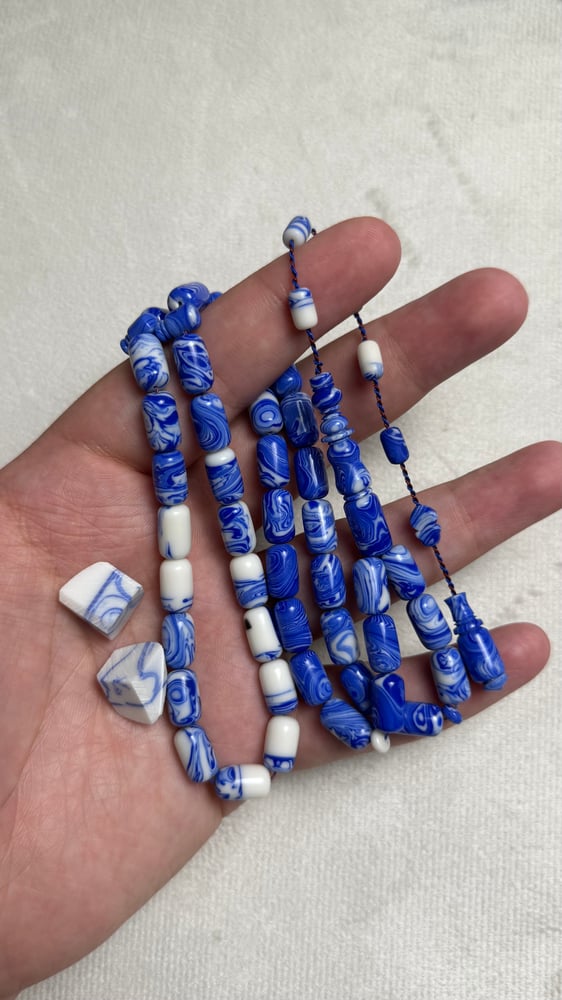 مسباح بلياردو ازرق مموج