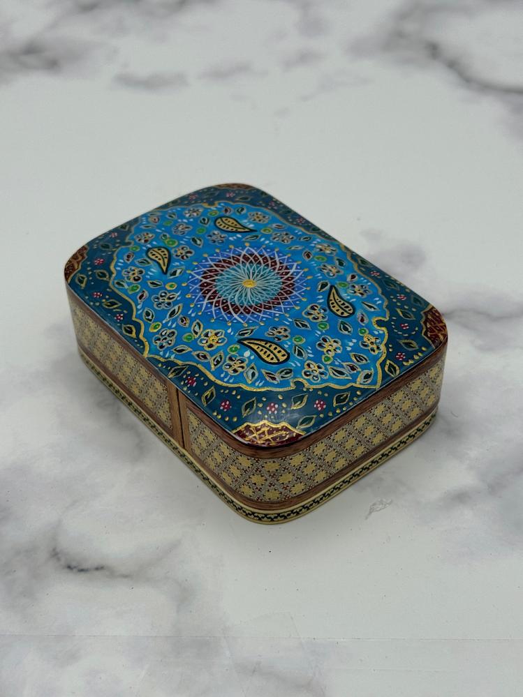Hand-carved fully manual withdrawal box