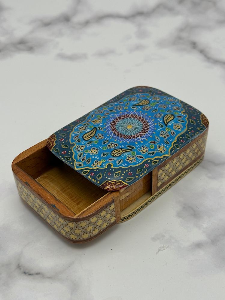 Hand-carved fully manual withdrawal box