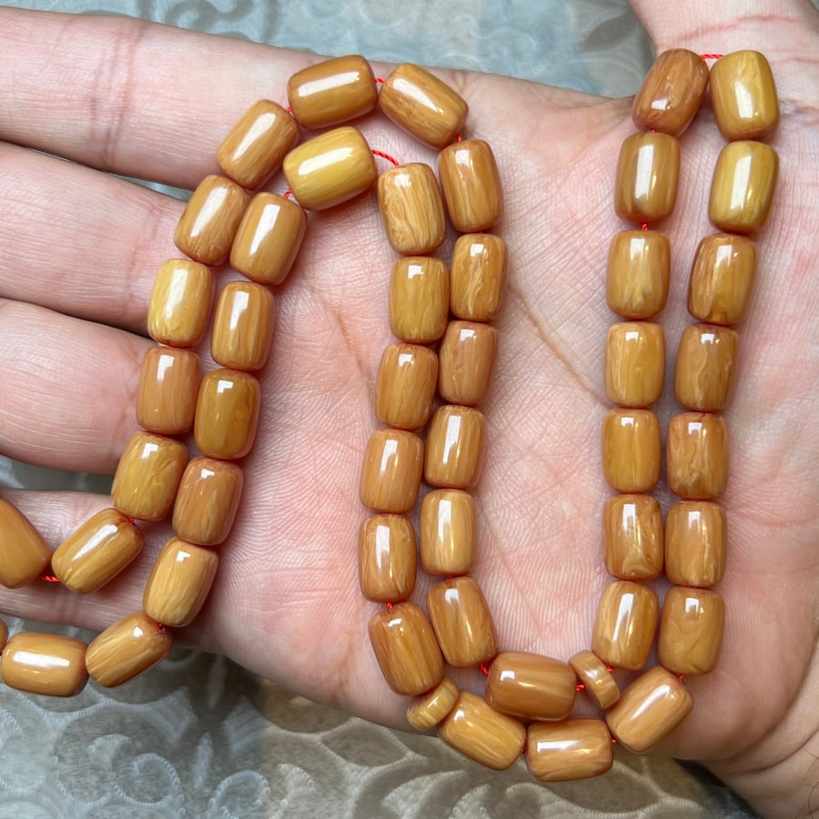 سبحة مستكة برميلي شبيه الكهرمان