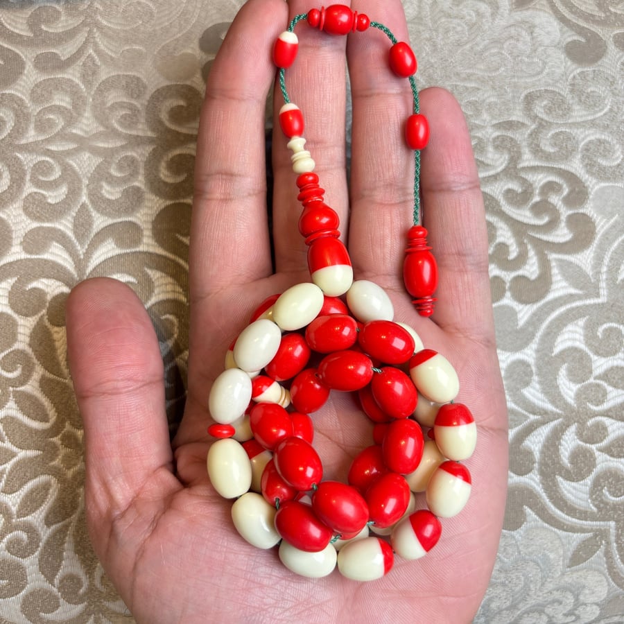 سبحة بلياردو بيضاوي