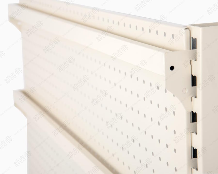 حرف U على رفوف سوبر بيج