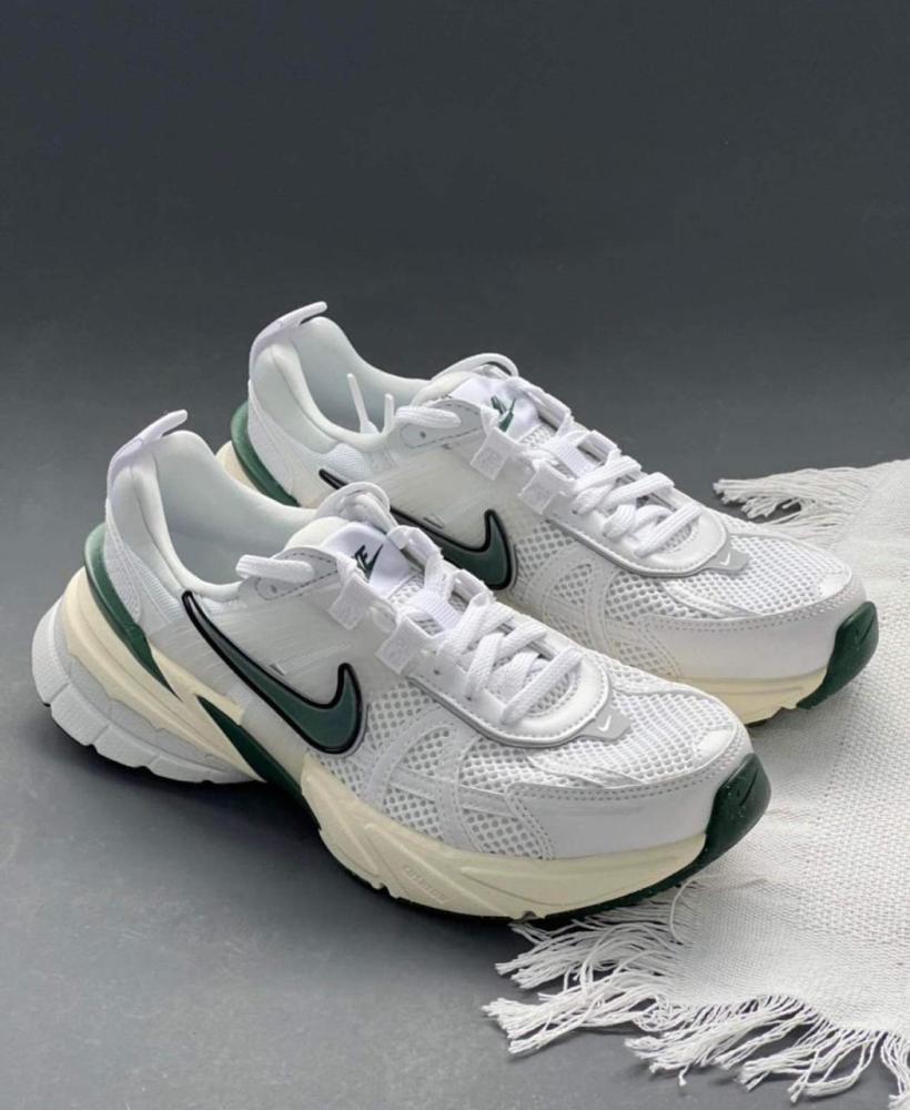 حذاء نايكي Nike V2k white&green